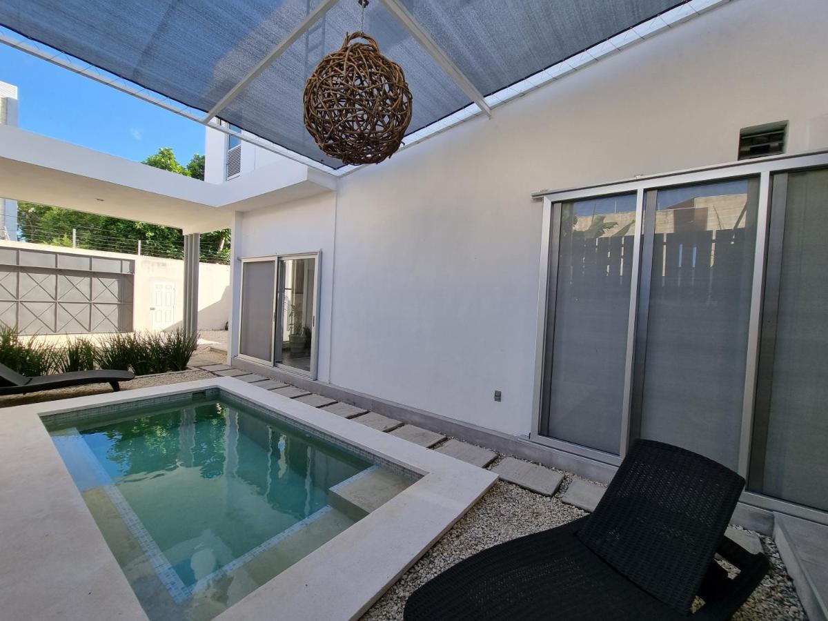Modern Rutelena +good Location+pool+ac+sleeps 12