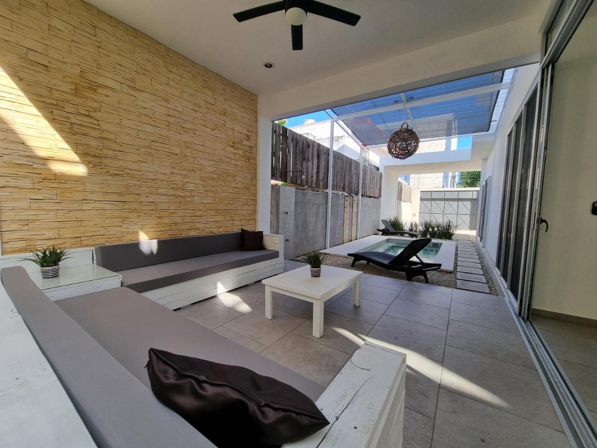 Modern Rutelena +good Location+pool+ac+sleeps 12 Casa vacanze Playa del Carmen